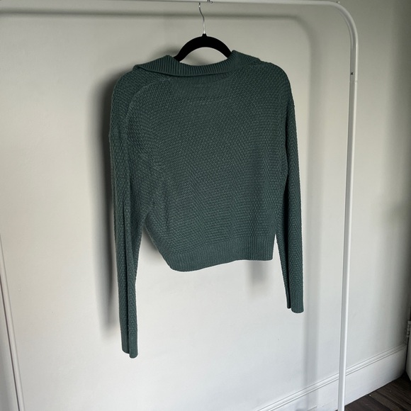 Bluenotes size small blue cropped fitted sweater knit - Picture 2 of 3